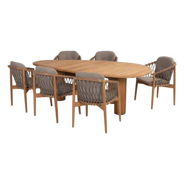 4 Seasons Outdoor Nora dining stoel + Taste 4SO Corsica tafel kiezel-vorm teak 240 cm