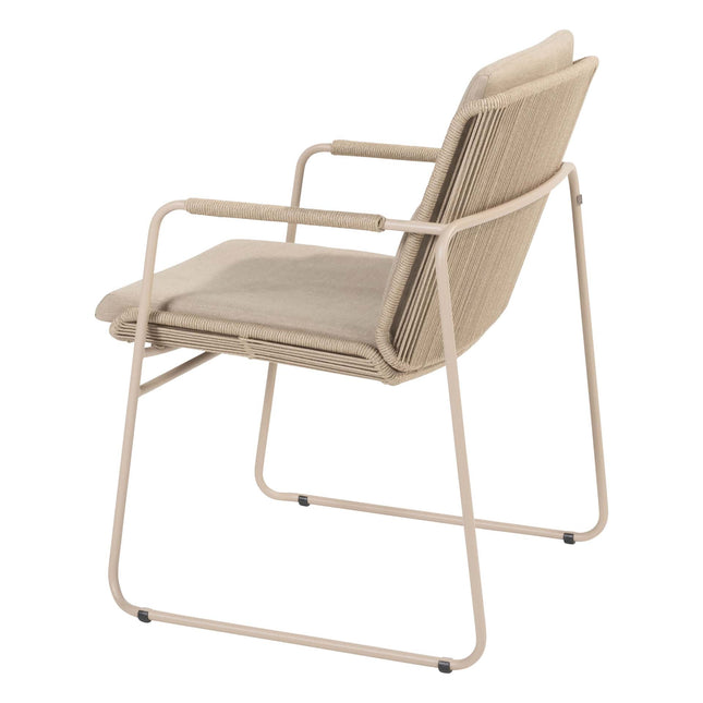 Taste 4SO Parma stapelbare dining latte + Donato tafel 160 Ø cm latte