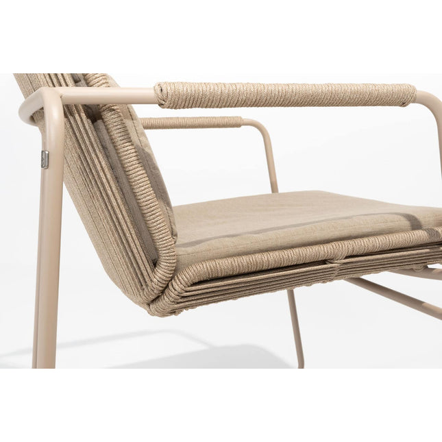 Taste 4SO Parma stapelbare dining latte + Prado teak tafel 130 Ø cm