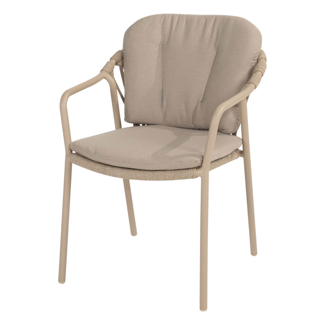 Taste 4SO Manitoba stapelbare dining stoel latte + Manolo tafel latte met geprint keramiek tafelblad 240 cm