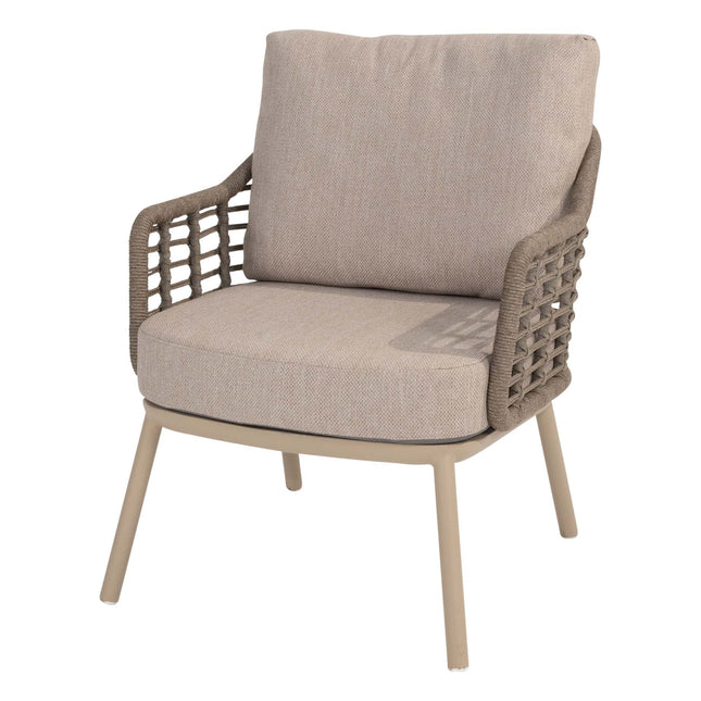 Taste 4SO Puglia low dining stoel + 4 Seasons Outdoor Nevada low dining tafel barrel 250 cm latte