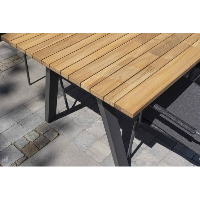 4 Seasons Outdoor Aprilla dining antraciet + Taste 4SO Ambassador teak tafel 240 x 100 cm