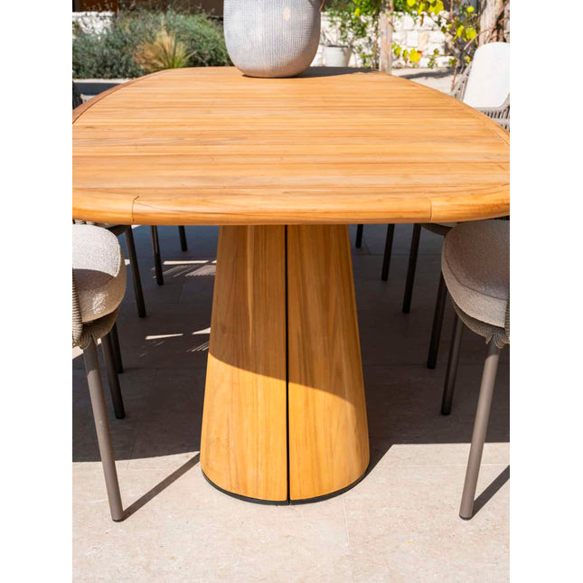 4 Seasons Outdoor Bernini dining stoel + Taste 4SO Capri tafel barrel-vorm teak 240 cm