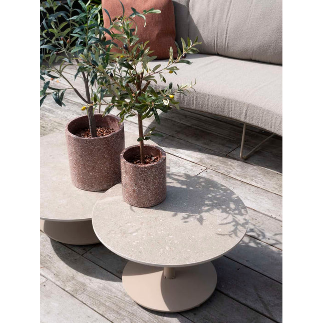 4 Seasons Outdoor Boaz salontafel met keramisch tafelblad, centrale poot latte 80 cm. Ø (H 30)