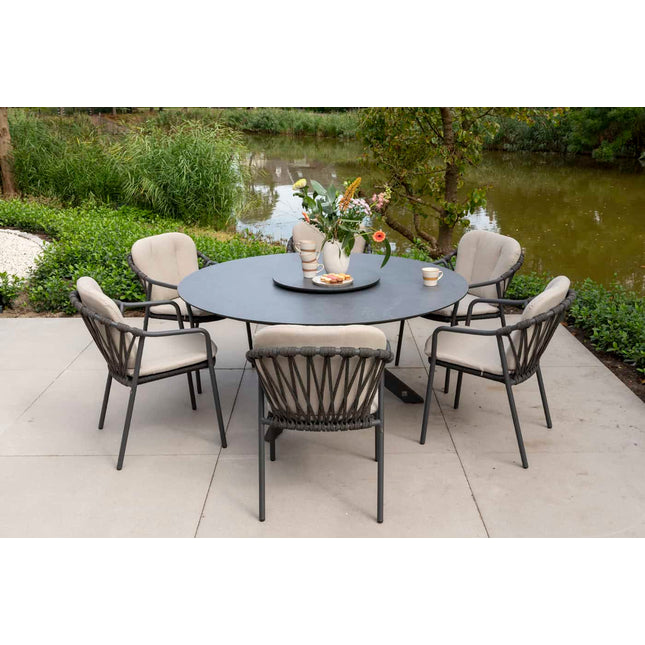 Taste 4SO Manitoba stapelbare dining stoel antraciet + 4 Seasons Outdoor Locarno tafel HPL slate antraciet 160 Ø cm