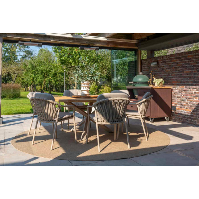 Taste 4SO Manitoba stapelbare dining stoel latte + Prado teak tafel 160 Ø cm latte onderstel