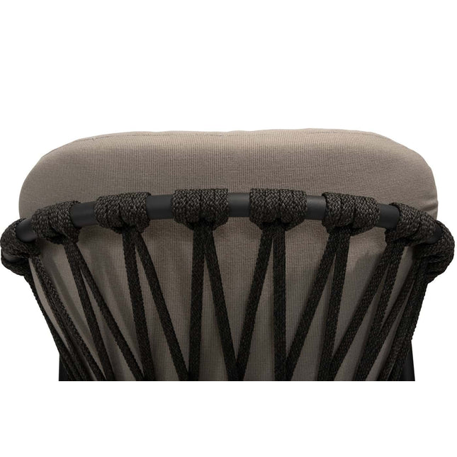 Taste 4SO Manitoba stapelbare dining stoel antraciet + 4 Seasons Outdoor Locarno tafel HPL slate antraciet 160 Ø cm