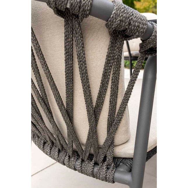 Taste 4SO Manitoba stapelbare dining stoel antraciet + Prado tafel met keramisch tafelblad barrel antraciet 240 cm