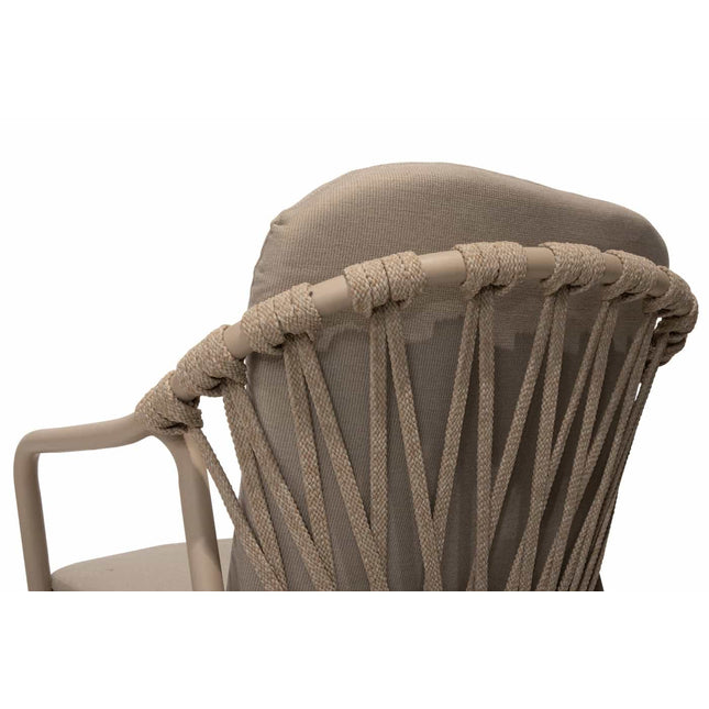 Taste 4SO Manitoba stapelbare dining stoel latte + Manolo tafel latte met geprint keramiek tafelblad 240 cm