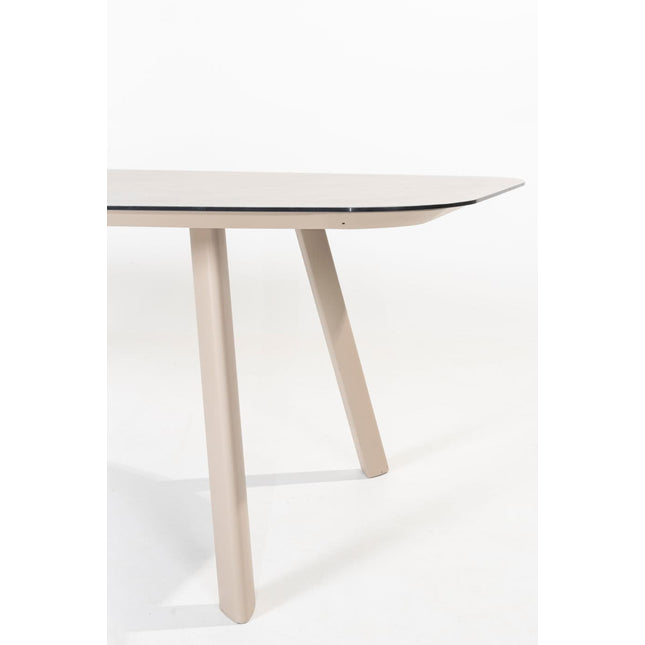 4 Seasons Outdoor Fabrice dining stoel latte + Taste 4SO Manolo tafel latte met geprint keramiek tafelblad 240 cm