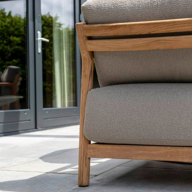 4 Seasons Outdoor Marie chaise lounge bank + Finn salontafel keramiek 63 Ø cm