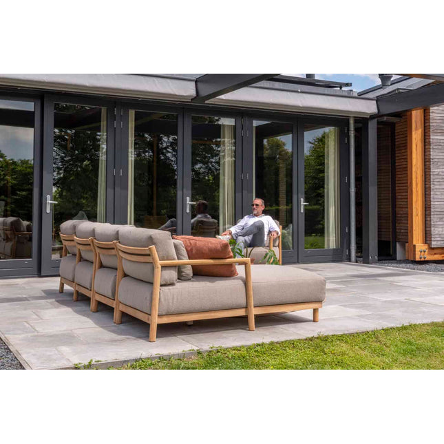 4 Seasons Outdoor Marie chaise lounge bank + center + loungestoel + Finn salontafels keramiek