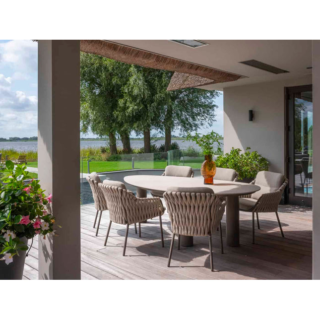 4 Seasons Outdoor Montera dining + Arizona tafel keramisch blad kiezel-vorm