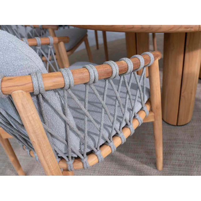 4 Seasons Outdoor Nora dining stoel + Taste 4SO Corsica tafel kiezel-vorm teak 240 cm