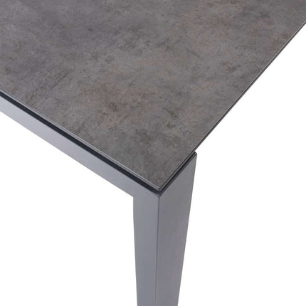Taste 4SO Parma stapelbare dining + 4 Seasons Outdoor Goa tafel HPL 95 cm slate antraciet