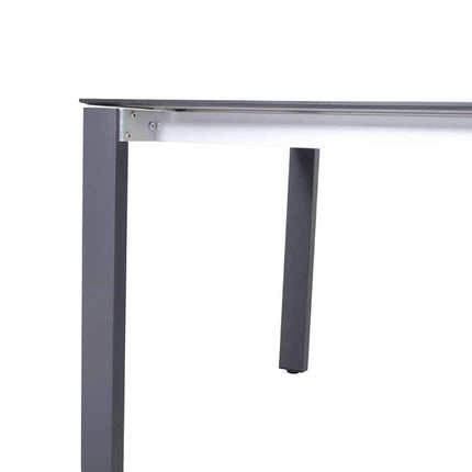 Taste 4SO Parma stapelbare dining + 4 Seasons Outdoor Goa tafel HPL 95 cm slate antraciet