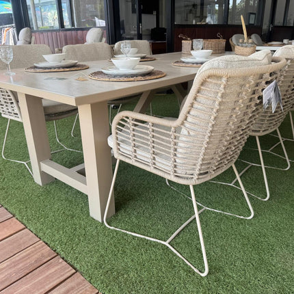 4 Seasons Outdoor Diva tuintafel met keramisch tafelblad 240 cm en aluminium frame