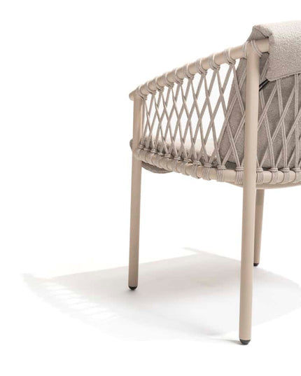 4 Seasons Outdoor Allora dining stoel latte + Taste 4SO Prado tafel met keramisch tafelblad barrel latte 240 cm