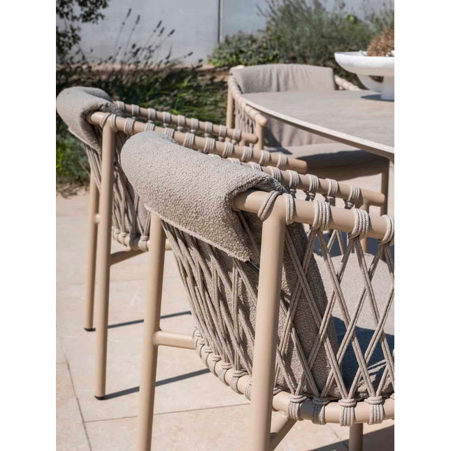 4 Seasons Outdoor Allora dining stoel latte + Taste 4SO Corsica tafel teak 160 Ø cm