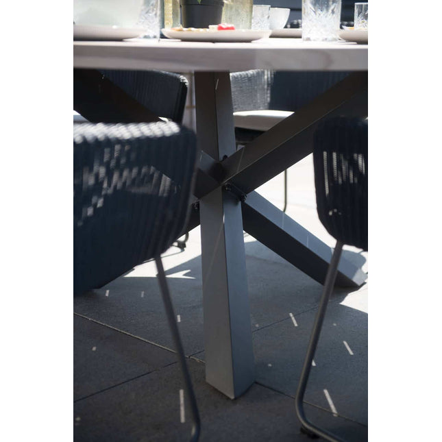 Taste 4SO Louvre teak tafel 160 Ø cm aluminium onderstel