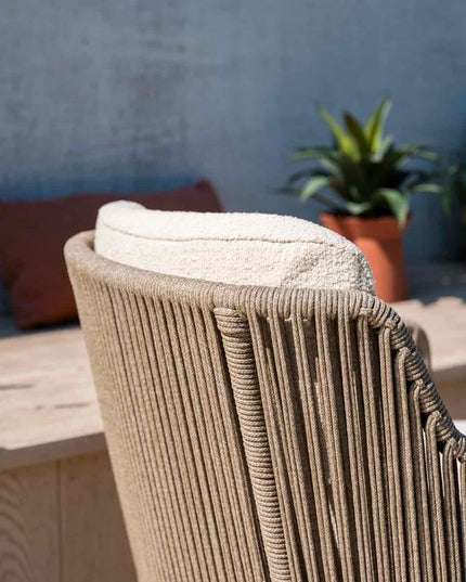 4 Seasons Outdoor Bernini dining stoel + Taste 4SO Prado teak tafel ovaal 240 cm terre onderstel