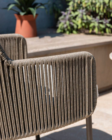 4 Seasons Outdoor Bernini dining stoel + Taste 4SO Prado teak tafel ovaal 240 cm terre onderstel
