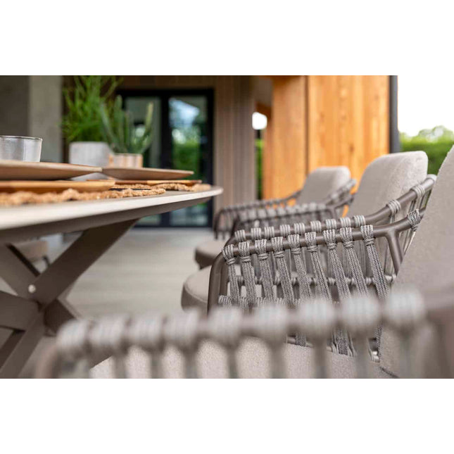 4 Seasons Outdoor Capalbio dining stoel + Taste 4SO Prado teak tafel 130 Ø cm