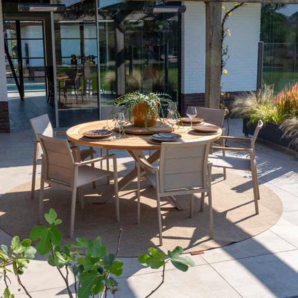 Taste 4SO Cortina dining + Prado teak tafel 160 Ø cm latte onderstel