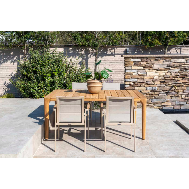 Taste 4SO Cortina dining + Liam eettafel teak 180 x 100 cm