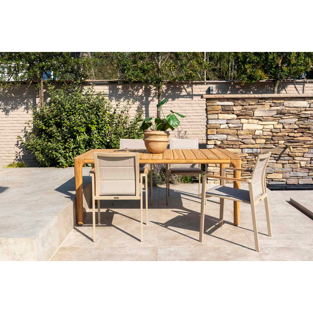 Taste 4SO Cortina dining + Liam eettafel teak 180 x 100 cm