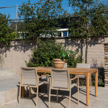 Taste 4SO Cortina dining + Liam eettafel teak 180 x 100 cm