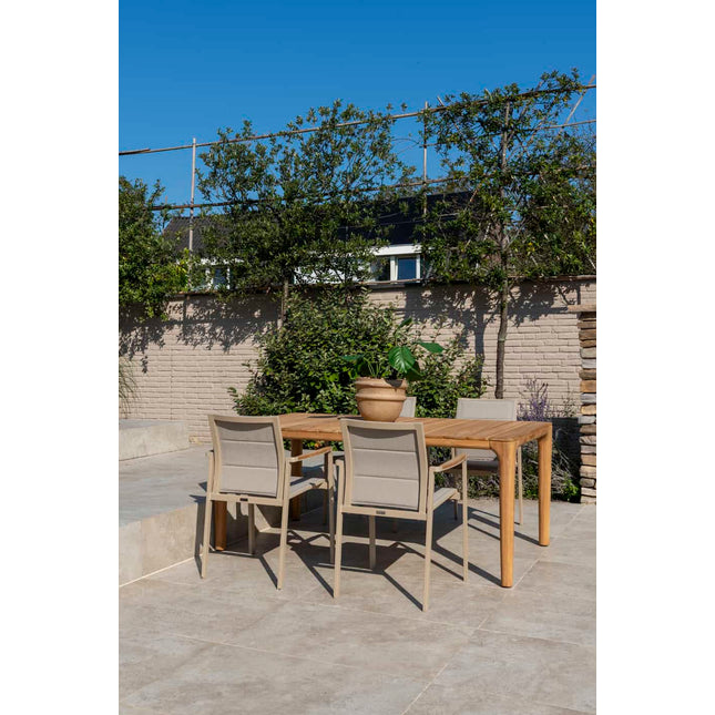Taste 4SO Cortina dining + Liam eettafel teak 180 x 100 cm