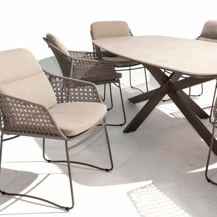 4 Seasons Outdoor Moretti high back dining stoel + Arizona tafel keramisch blad kiezel-vorm 240 cm