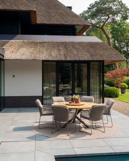 4 Seasons Outdoor Moretti high back dining stoel + Taste 4SO Prado teak tafel ovaal 240 cm terre onderstel