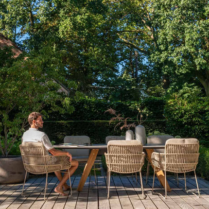 4 Seasons Outdoor Murcia dining latte + Montana tafel barrel keramiek terrazzo 240 cm teak onderstel