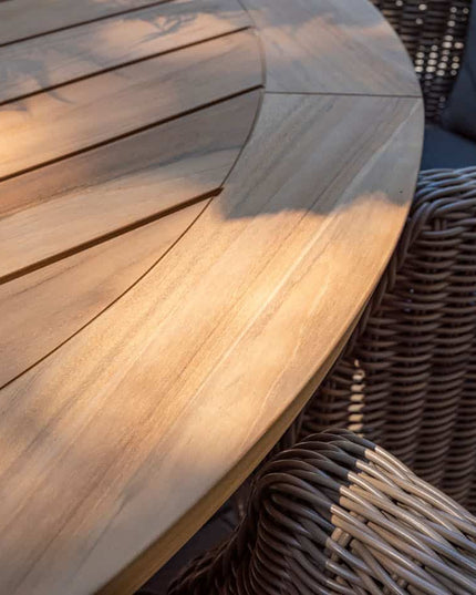 4 Seasons Outdoor Veneto dining olive + Taste 4SO Prado teak tafel 160 Ø cm