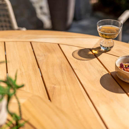 4 Seasons Outdoor Allora dining stoel latte + Taste 4SO Prado teak tafel 160 Ø cm latte onderstel