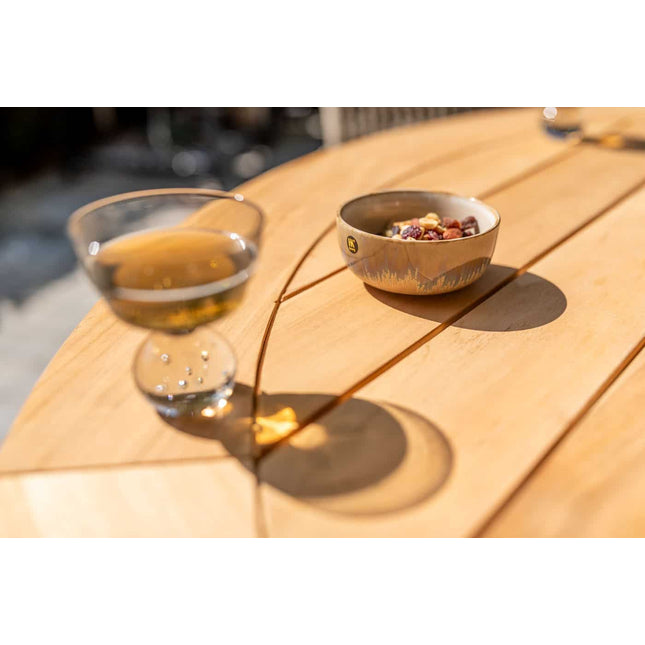 Taste 4SO Manitoba stapelbare dining stoel olive + Prado teak onderstel met teak tafel Ø 130 cm