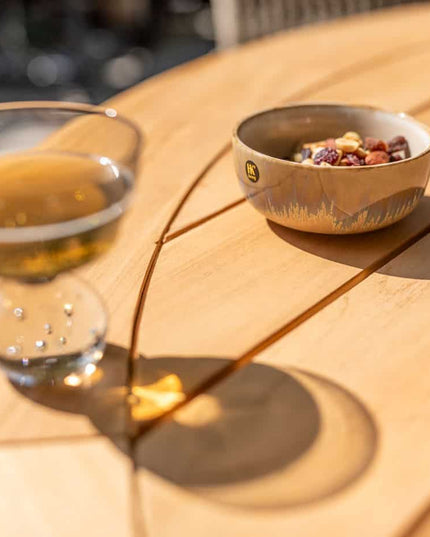 Taste 4SO Parma stapelbare dining + Prado teak tafel 160 Ø cm