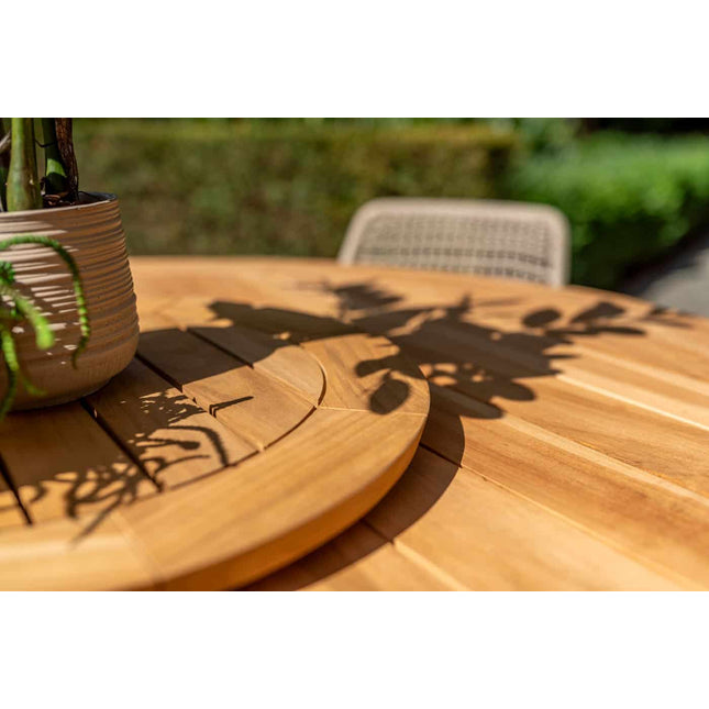 Taste 4SO Manitoba stapelbare dining stoel latte + Prado teak tafel 160 Ø cm latte onderstel