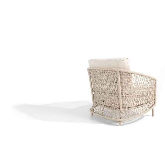 4 Seasons Outdoor Sardinia chaise lounge bank + Puccini lounge stoel + Volta salontafel 80 Ø cm