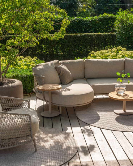 4 Seasons Outdoor Sardinia chaise lounge bank + Puccini lounge stoel + Volta salontafels