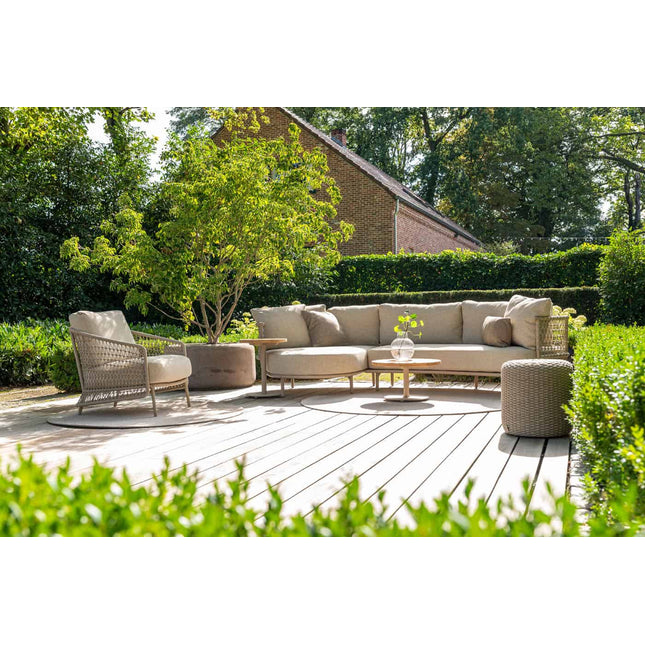 4 Seasons Outdoor Sardinia chaise lounge bank + Puccini lounge stoel + Volta salontafel 80 Ø cm