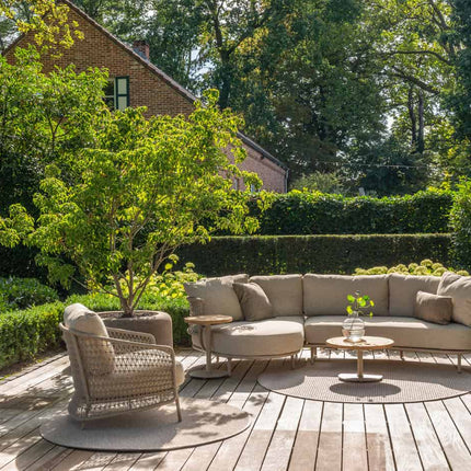 4 Seasons Outdoor Sardinia chaise lounge bank + Puccini lounge stoel + Volta salontafel 80 Ø cm