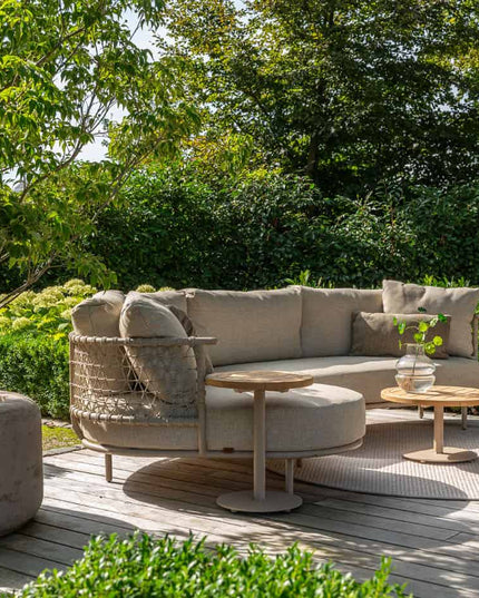 4 Seasons Outdoor Sardinia chaise lounge bank + Puccini lounge stoel + Volta salontafels