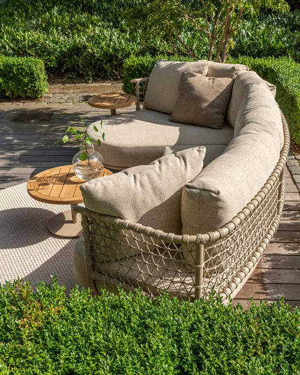 4 Seasons Outdoor Sardinia chaise lounge bank + Puccini lounge stoel + Volta salontafels