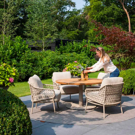 4 Seasons Outdoor Tuinset Sardinia low dining stoel + Taste 4SO Saba low dining latte onderstel met teak tafel 130 Ø cm