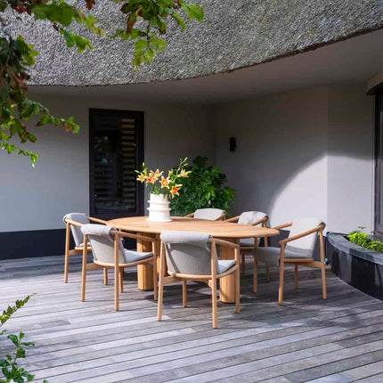 4 Seasons Outdoor Tess dining + Taste 4SO Corsica tafel kiezel-vorm teak 240 x 130 cm