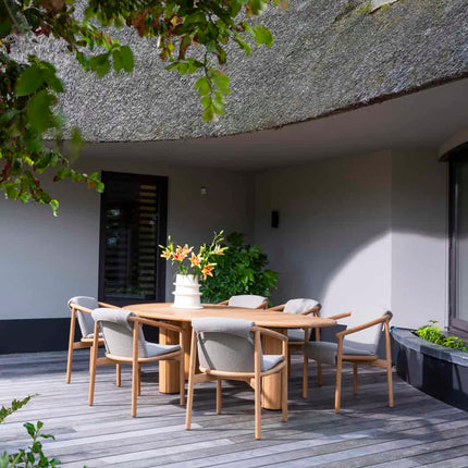 4 Seasons Outdoor Tess dining + Taste 4SO Capri tafel barrel-vorm teak 240 x 110 cm