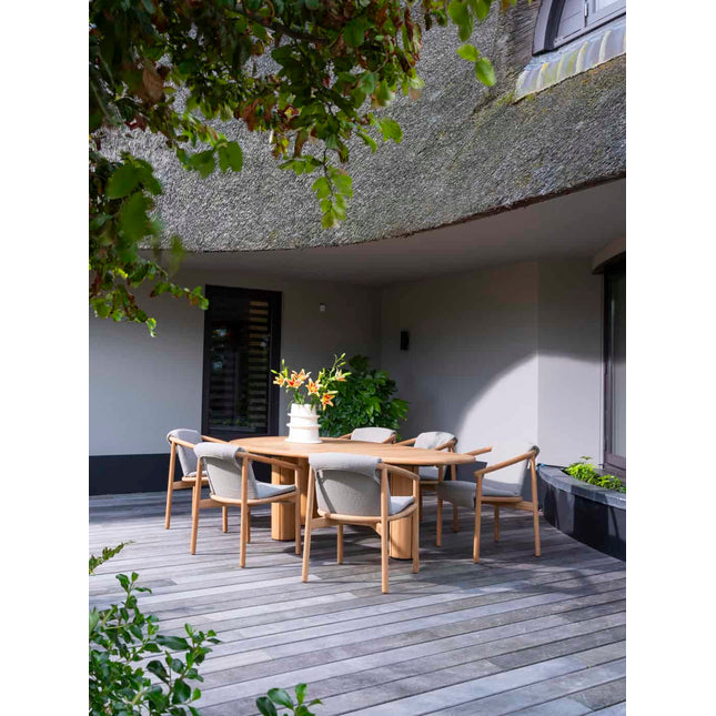 4 Seasons Outdoor Tess dining + Taste 4SO Capri tafel barrel-vorm teak 240 x 110 cm